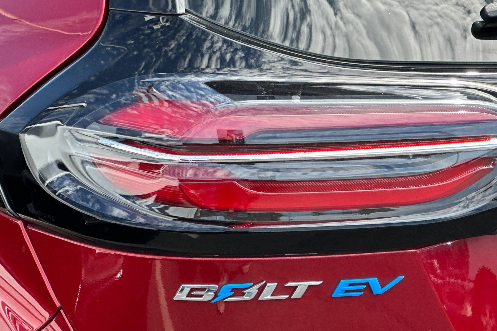 Used 2023 Chevrolet Bolt LT w/ Infotainment Package FWD image 44