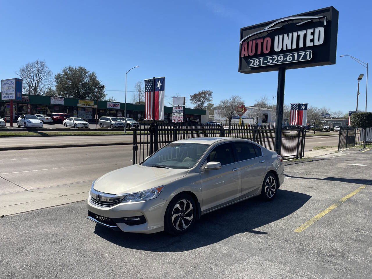 Used 2017 Honda Accord EX-L image 1