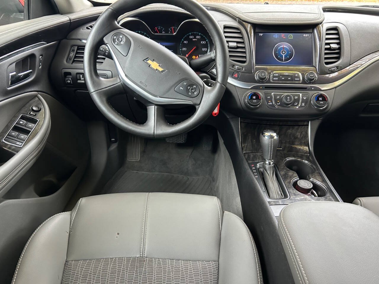 Used 2014 Chevrolet Impala LT w/ Convenience Package FWD image 24