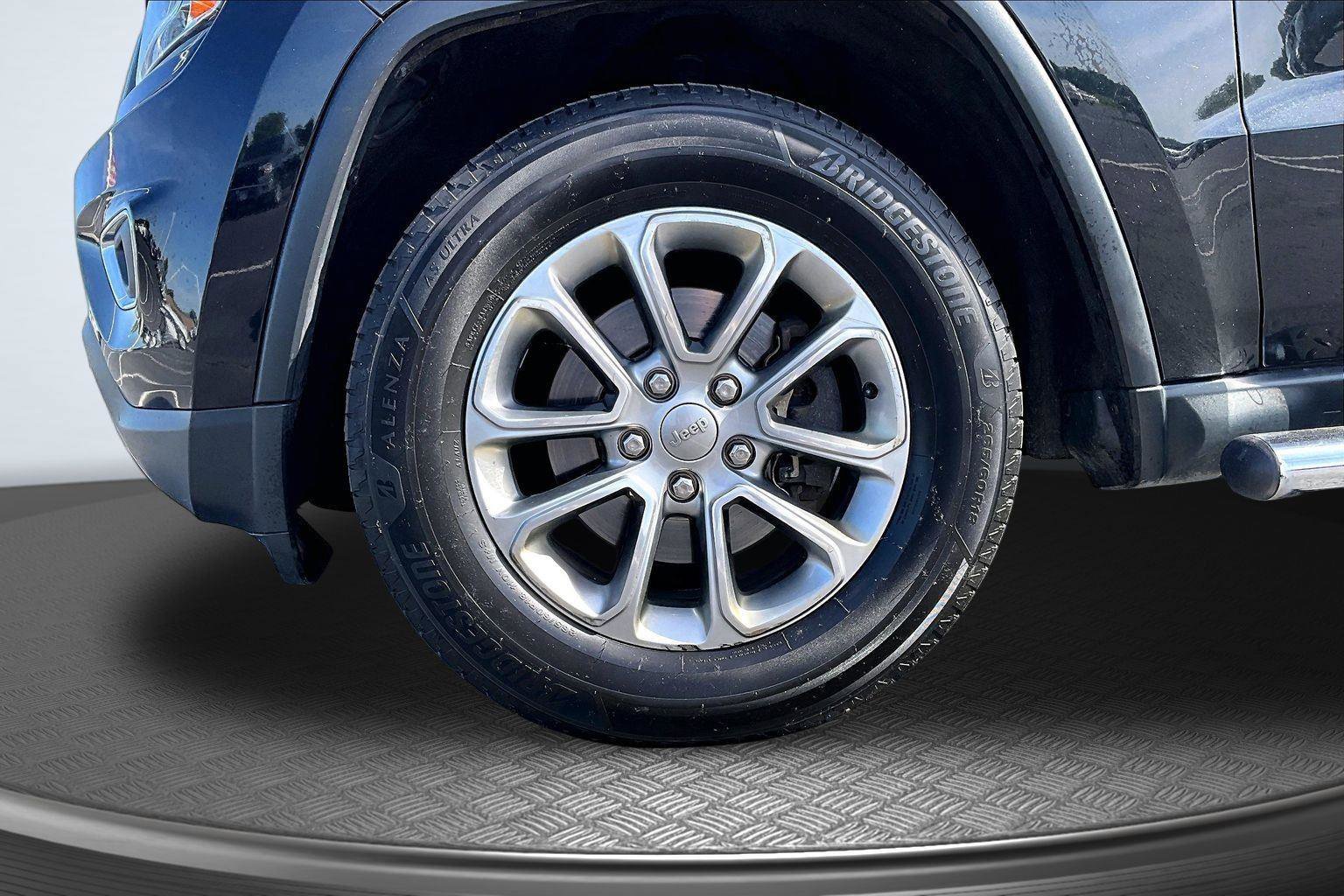 Used 2015 Jeep Grand Cherokee Limited AWD/4WD image 10