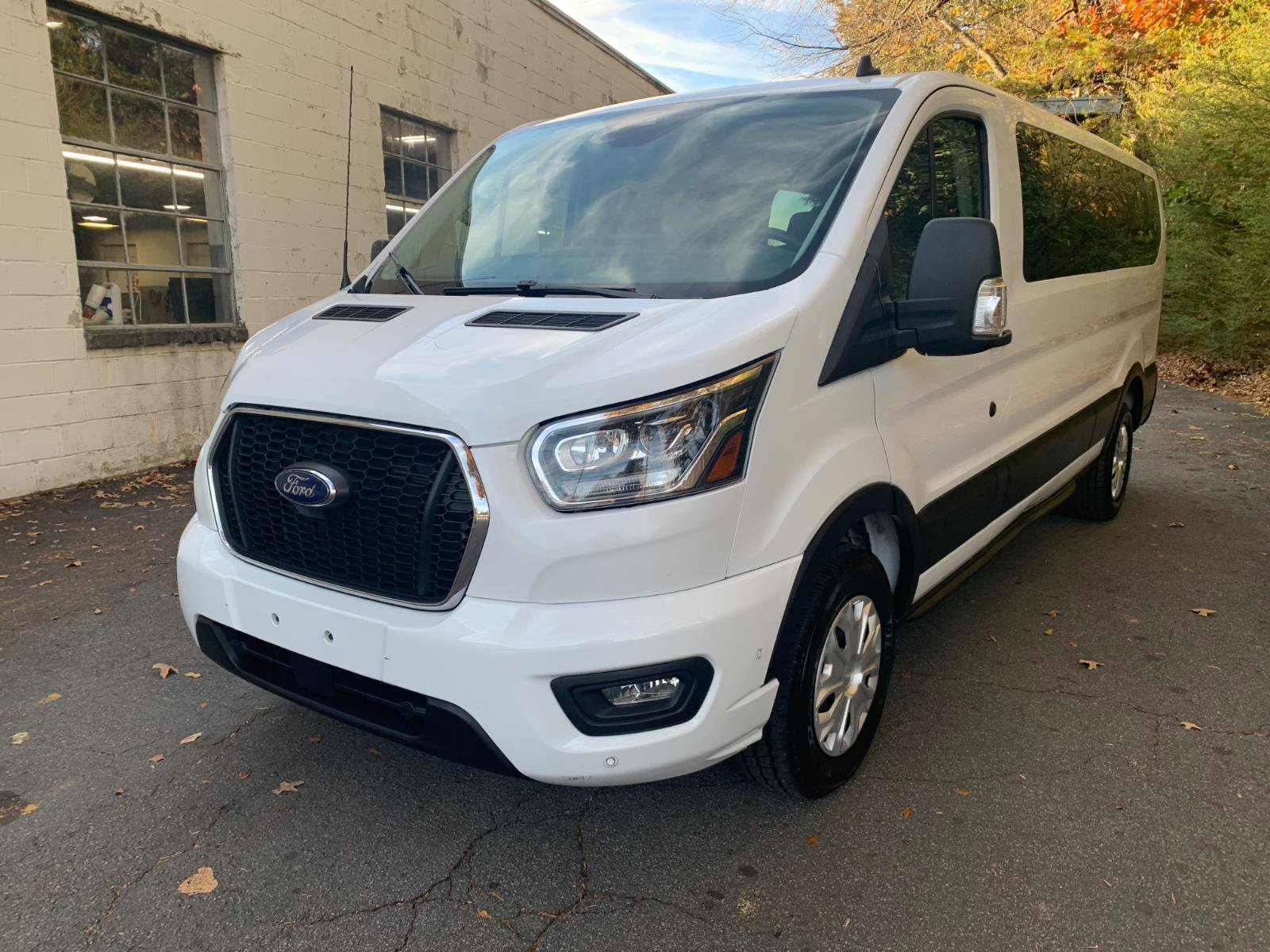 Used 2023 Ford Transit 350 XLT image 5