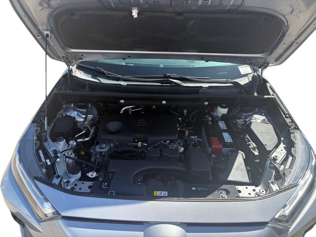 Used 2022 Toyota RAV4 XLE Premium AWD/4WD image 19