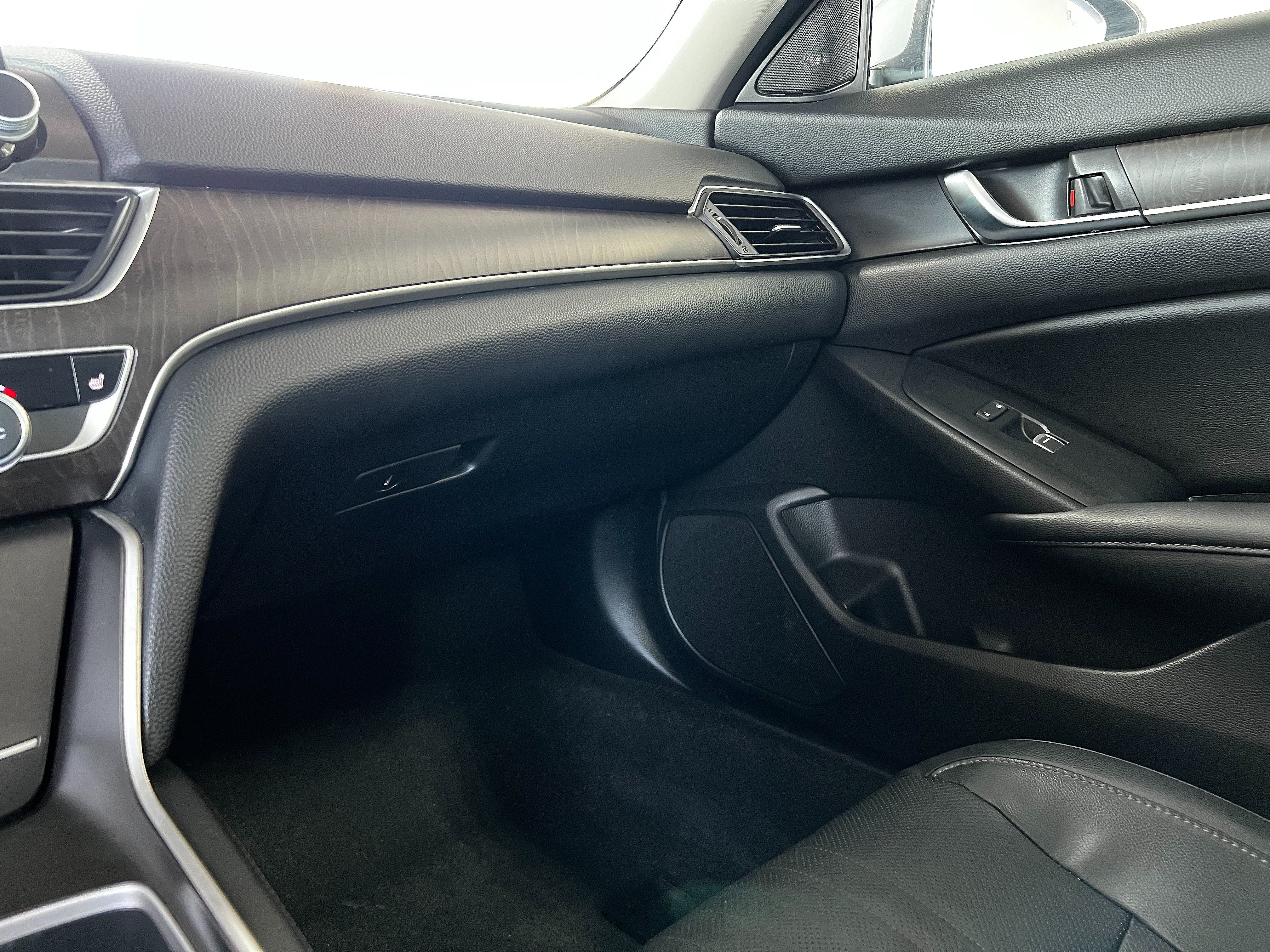Used 2018 Honda Accord EX-L image 17