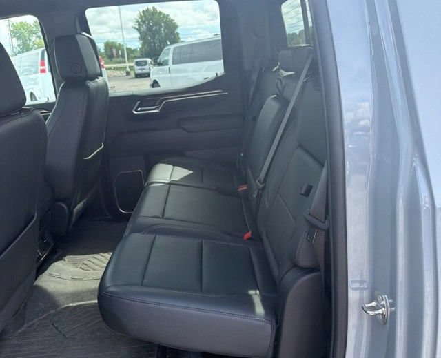 Used 2024 Chevrolet Silverado 1500 LT AWD/4WD image 4