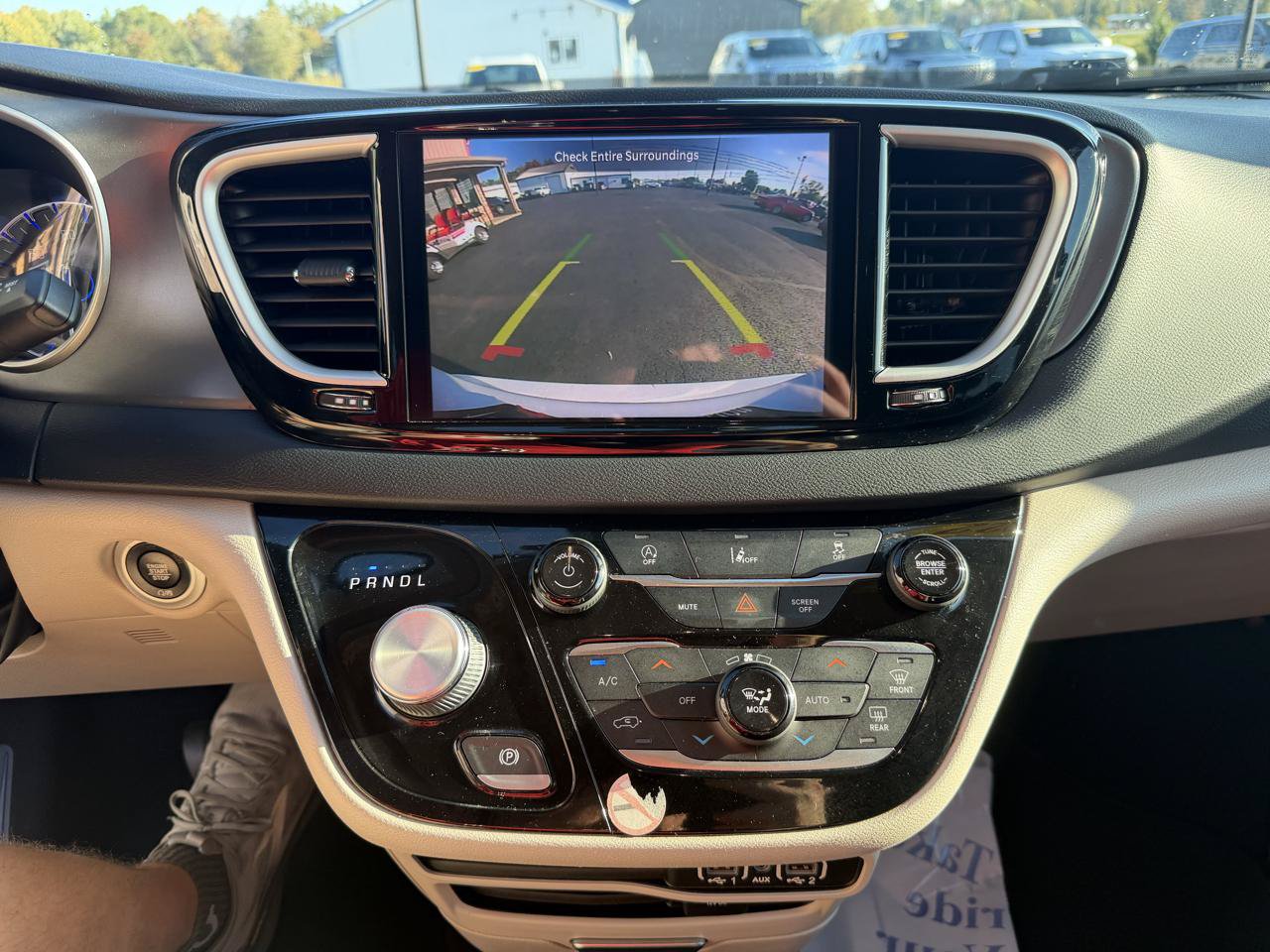 Used 2022 Chrysler Pacifica Touring-L FWD image 30