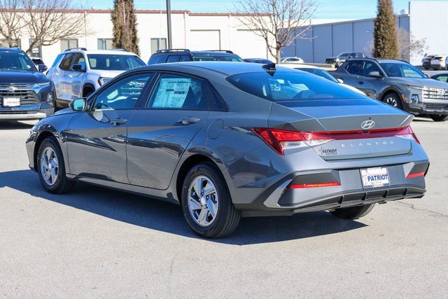 New 2026 Hyundai Elantra SE image 5