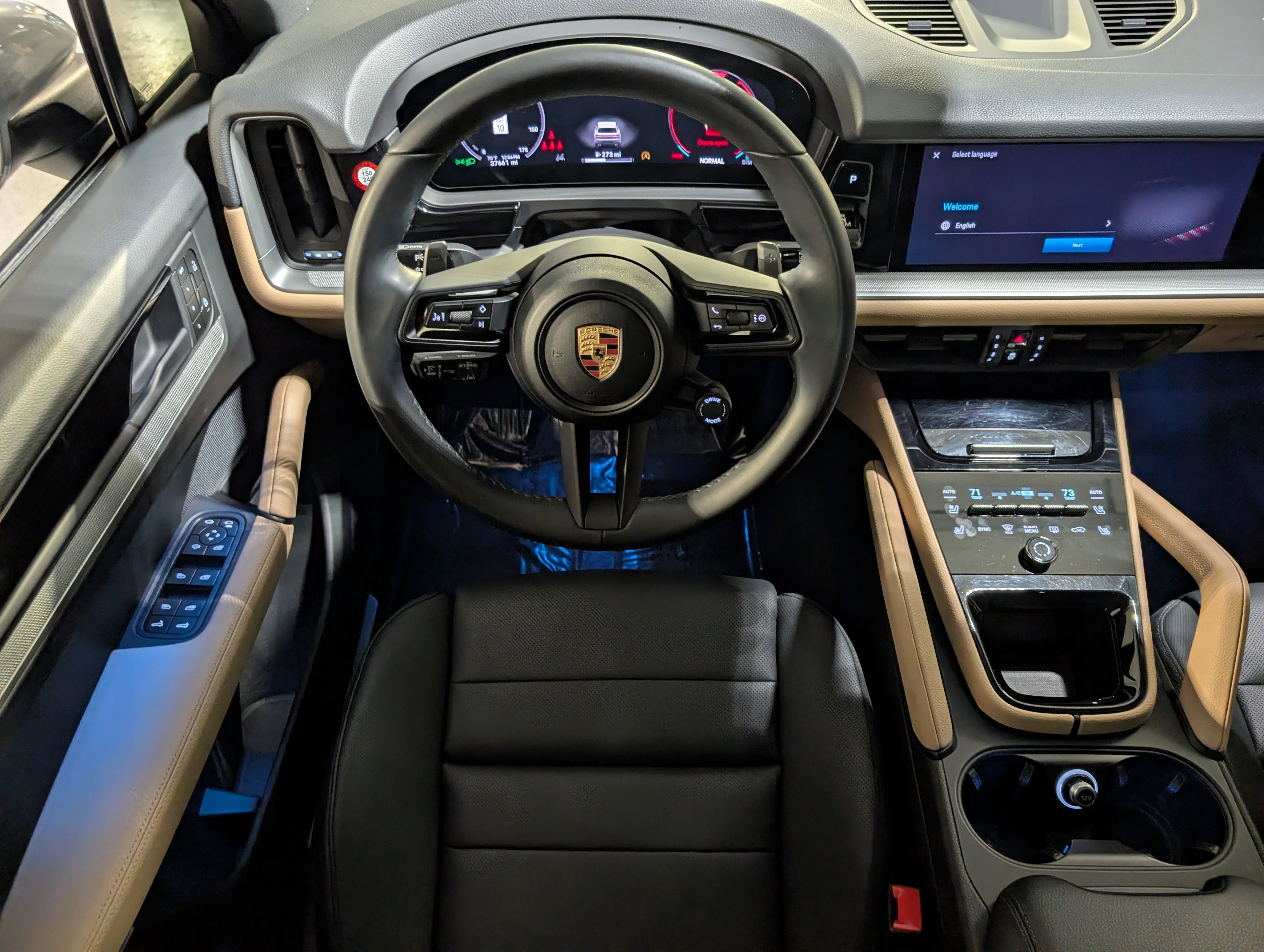 Certified 2024 Porsche Cayenne AWD/4WD image 5