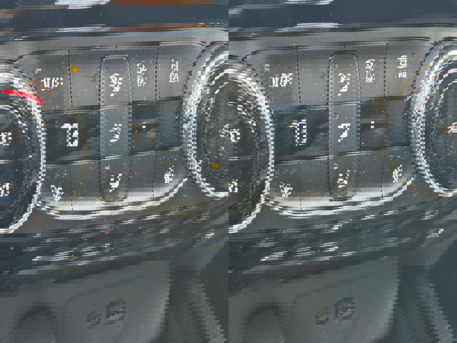 Used 2024 Chevrolet Trax RS w/ Sunroof Package image 20