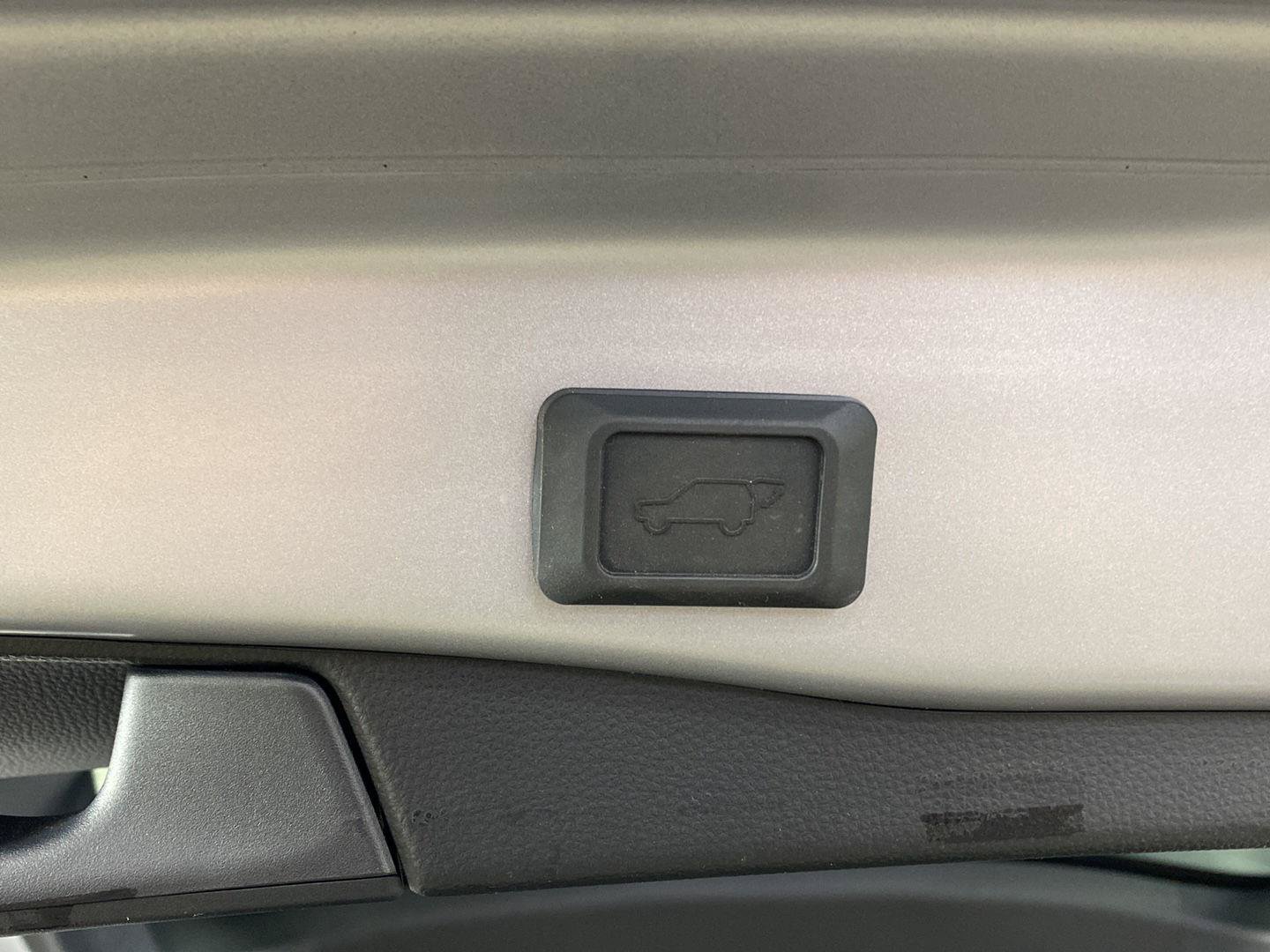 Used 2024 Toyota RAV4 XSE w/ Weather Package AWD/4WD image 31