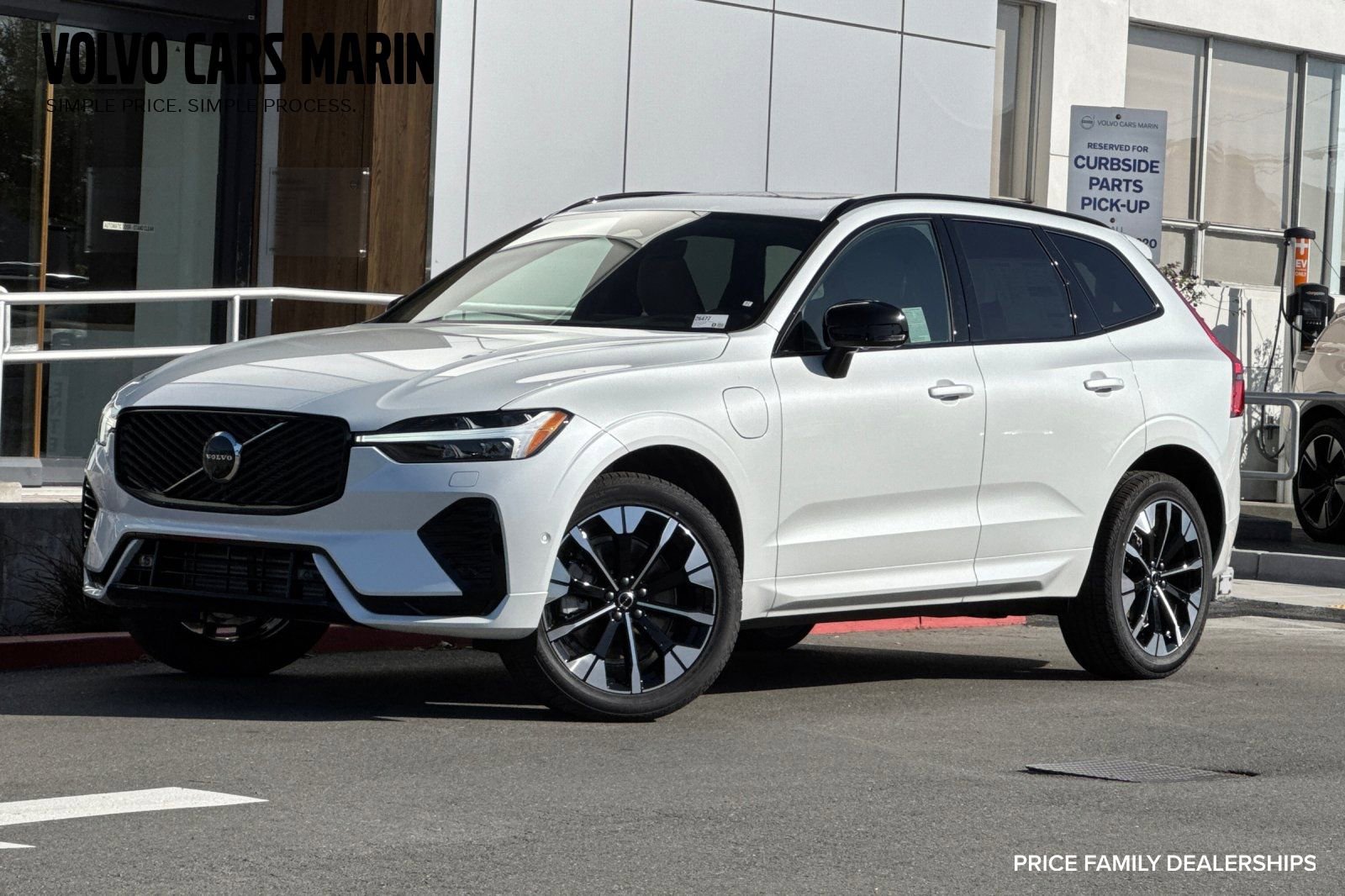 New 2026 Volvo XC60 T8 Plus w/ Climate Package