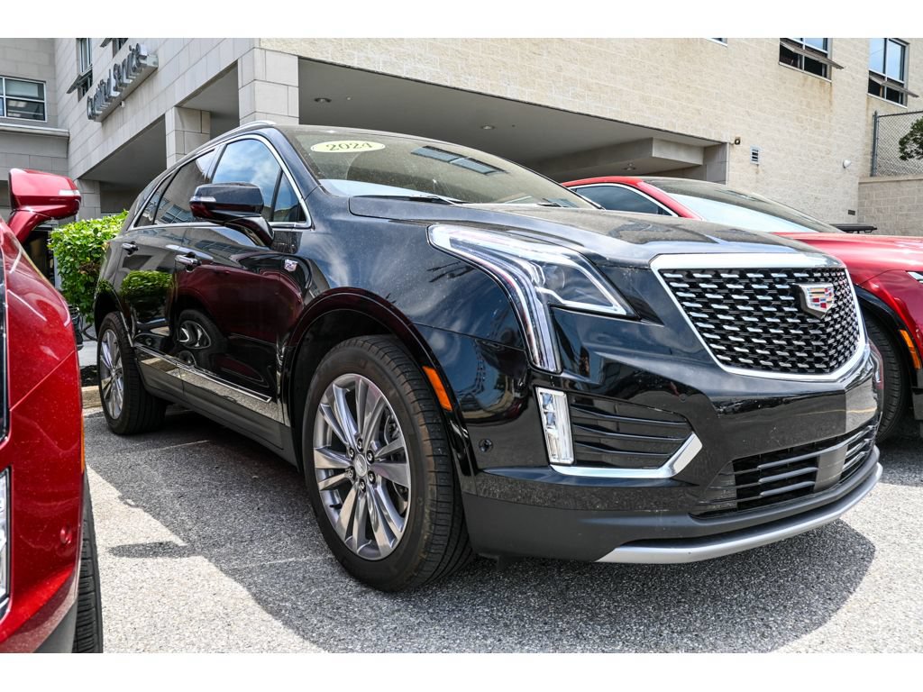 Used 2023 Cadillac XT5 Premium Luxury FWD image 2
