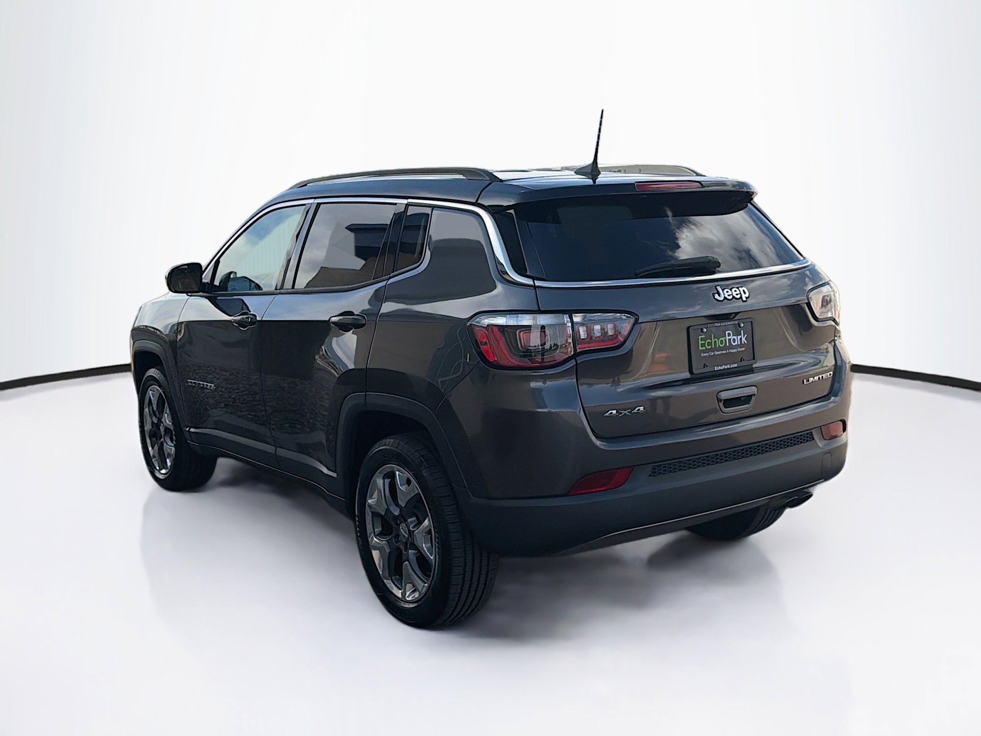 Used 2019 Jeep Compass Limited AWD/4WD image 5