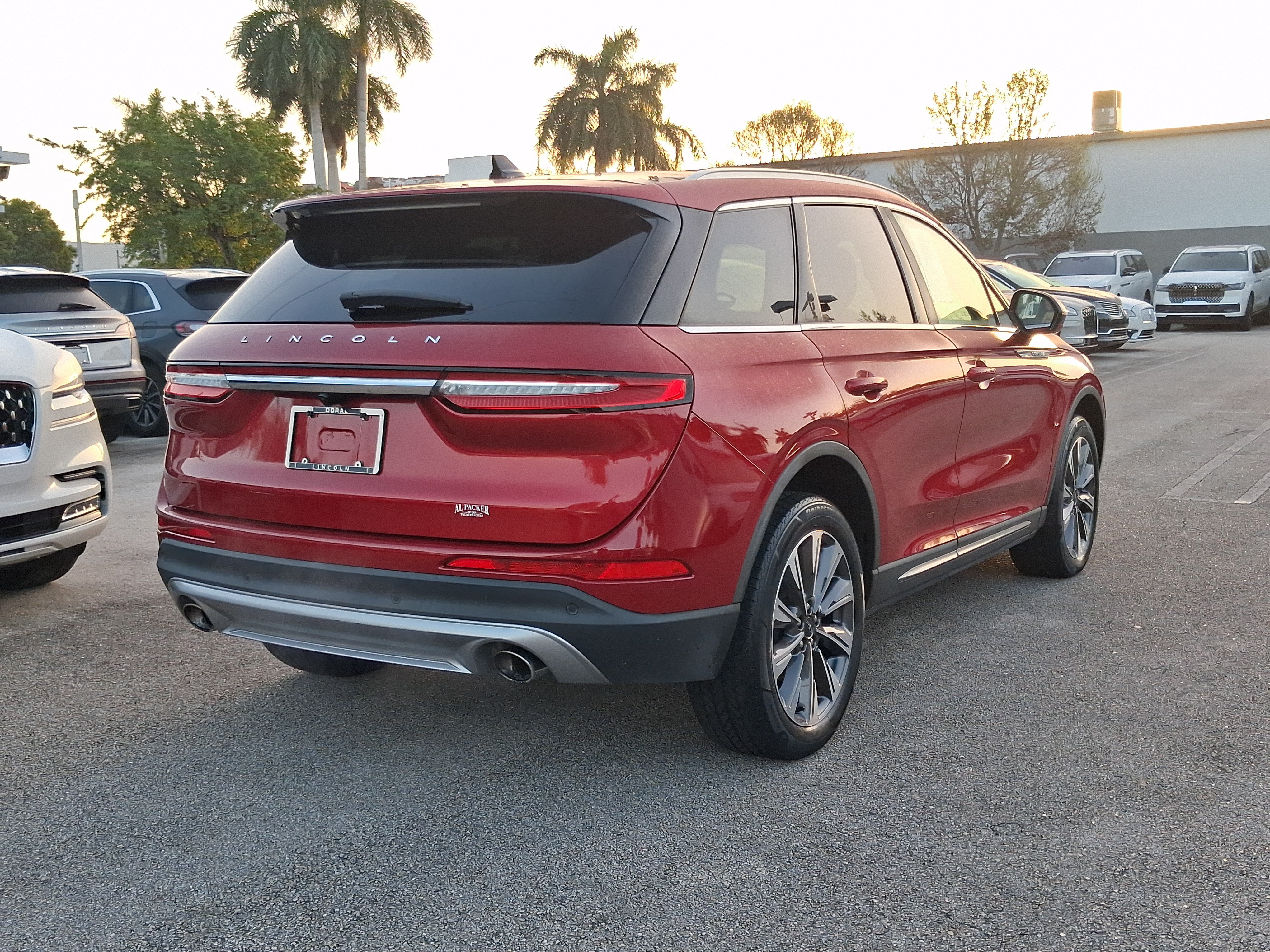 Used 2020 Lincoln Corsair Reserve FWD image 4