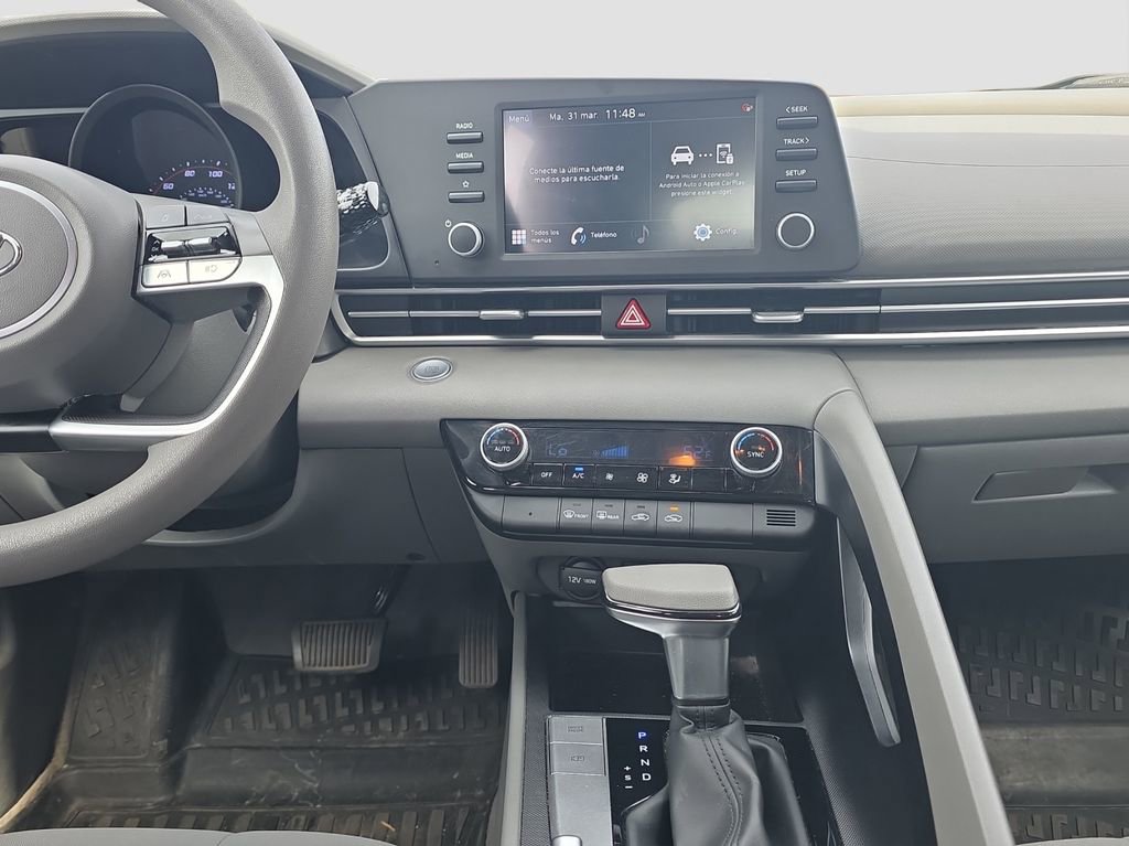 Used 2023 Hyundai Elantra SEL image 14