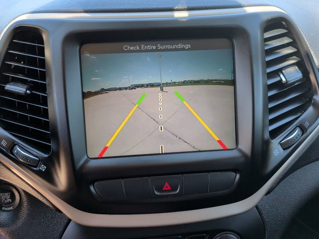 Used 2015 Jeep Cherokee Limited FWD image 23