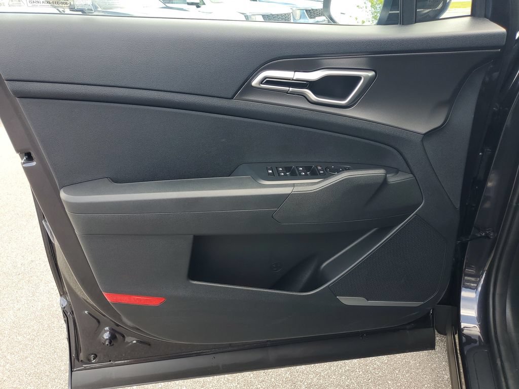 New 2026 Kia Sportage LX w/ LX Convenience Package FWD image 8