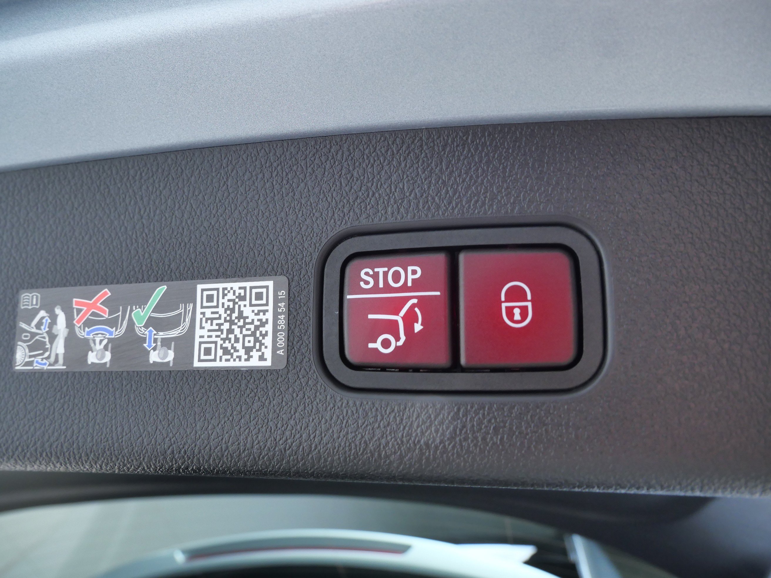 Certified 2026 Mercedes-Benz GLC 300 4MATIC image 7