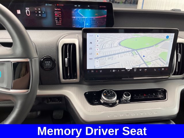 Used 2025 Ford Expedition Active AWD/4WD image 17