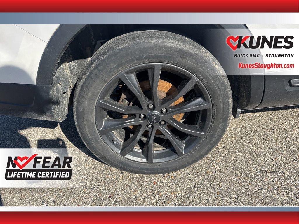 Used 2018 Ford Explorer XLT w/ XLT Appearance Package AWD/4WD image 14