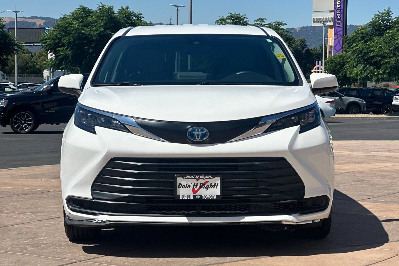 Certified 2024 Toyota Sienna LE AWD/4WD image 11