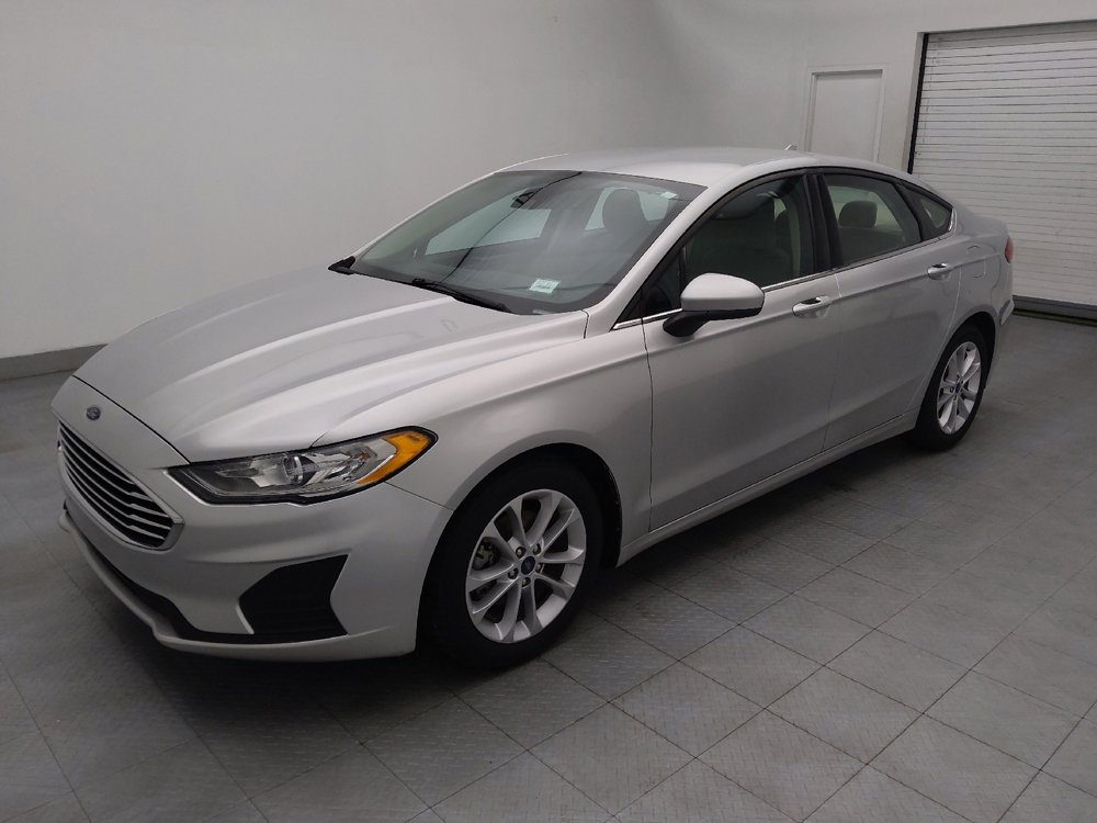 Used 2019 Ford Fusion SE image 2