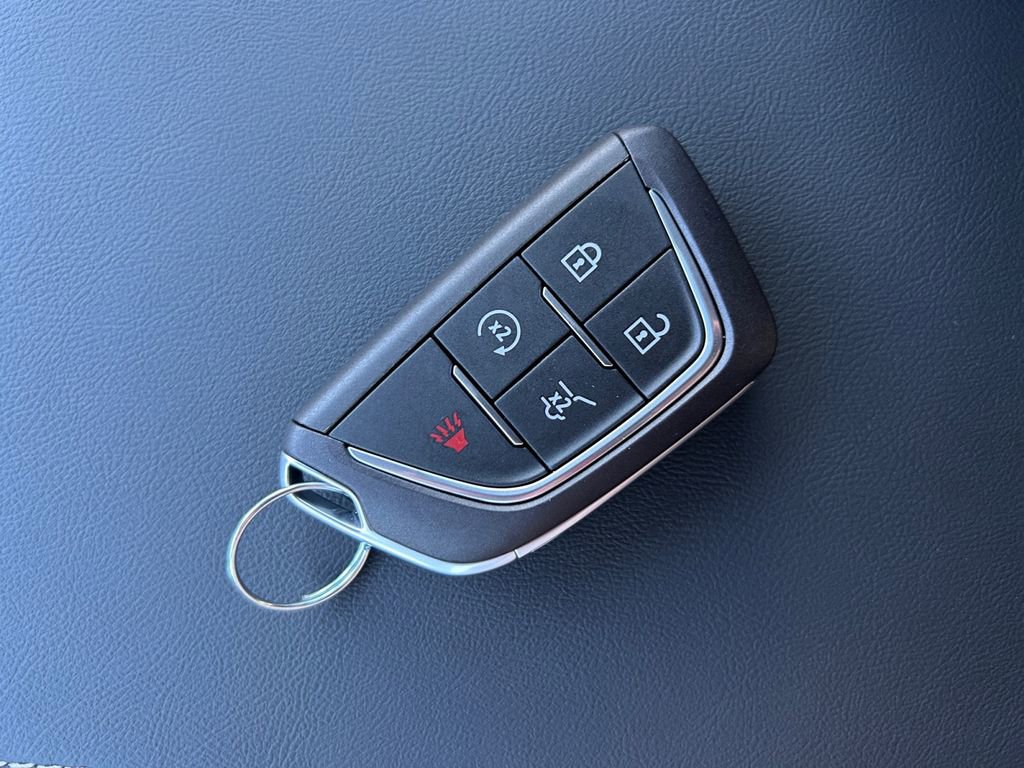 Used 2025 Cadillac Optiq Luxury 1 AWD/4WD image 33