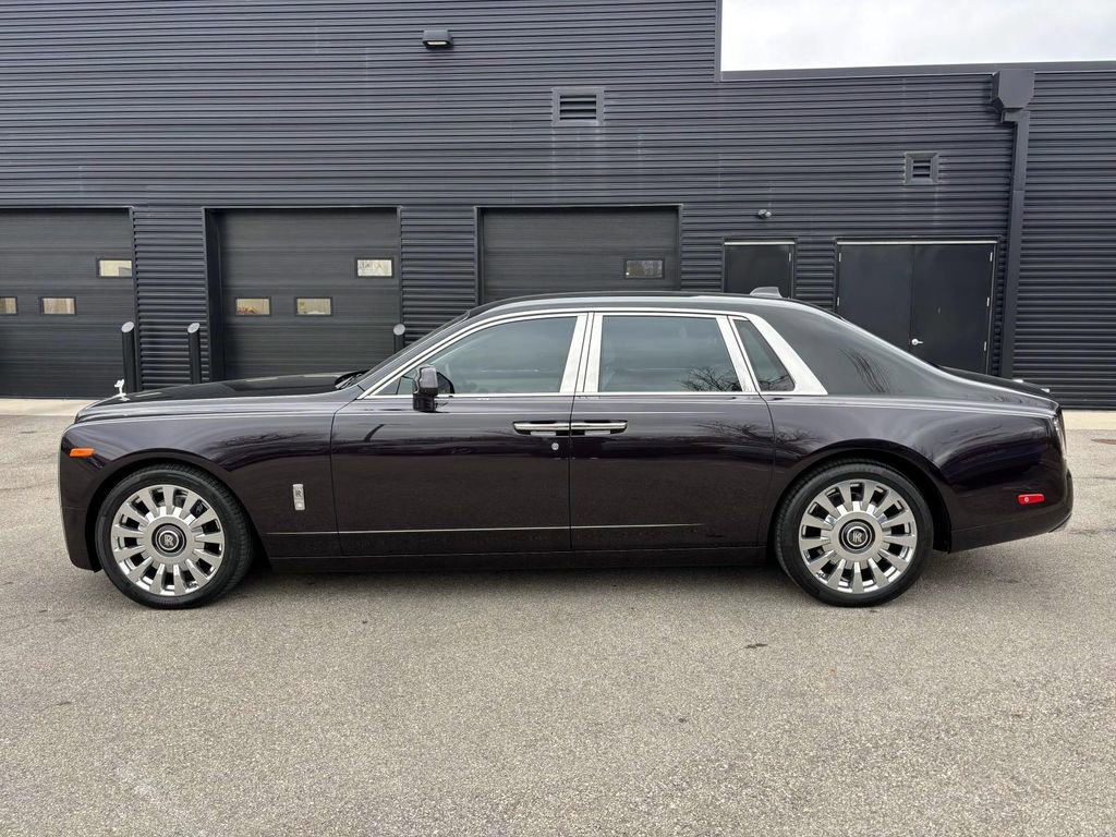 Used 2019 Rolls-Royce Phantom Sedan image 3