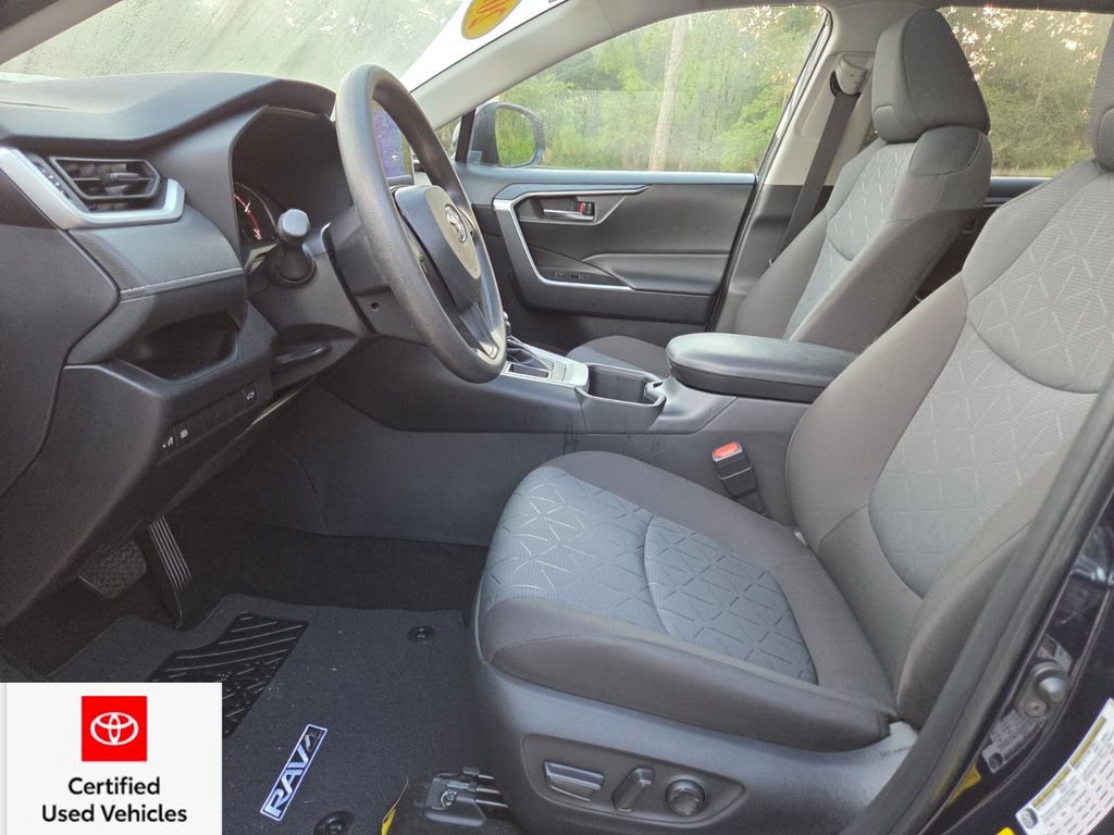 Certified 2025 Toyota RAV4 XLE w/ Convenience Package FWD image 25