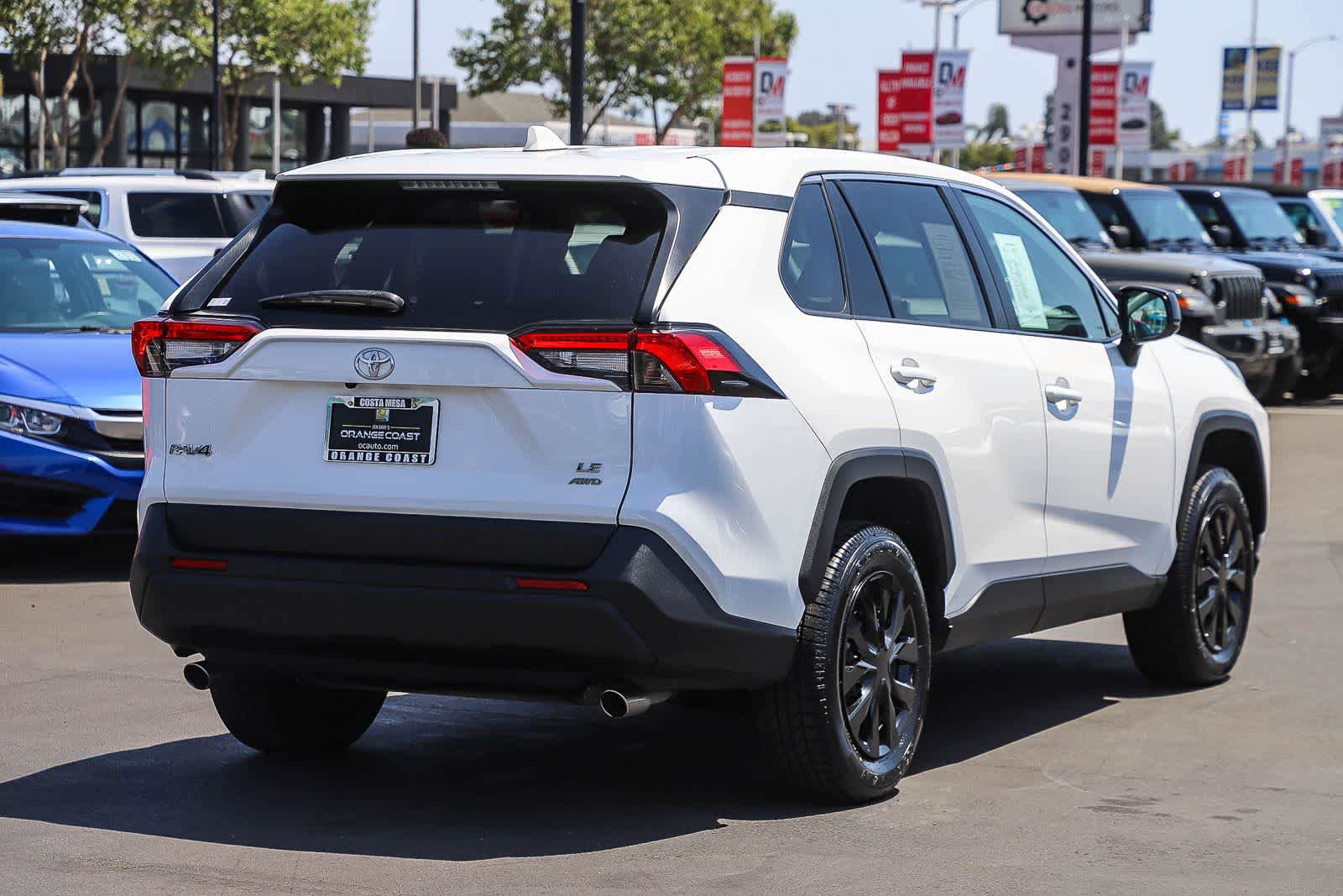 Used 2024 Toyota RAV4 LE AWD/4WD image 6