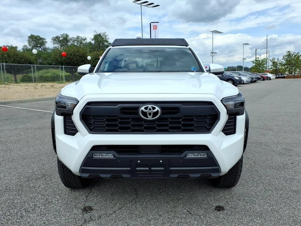 Used 2024 Toyota Tacoma TRD Off-Road w/ TRD Off Road Upgrade Package AWD/4WD image 10