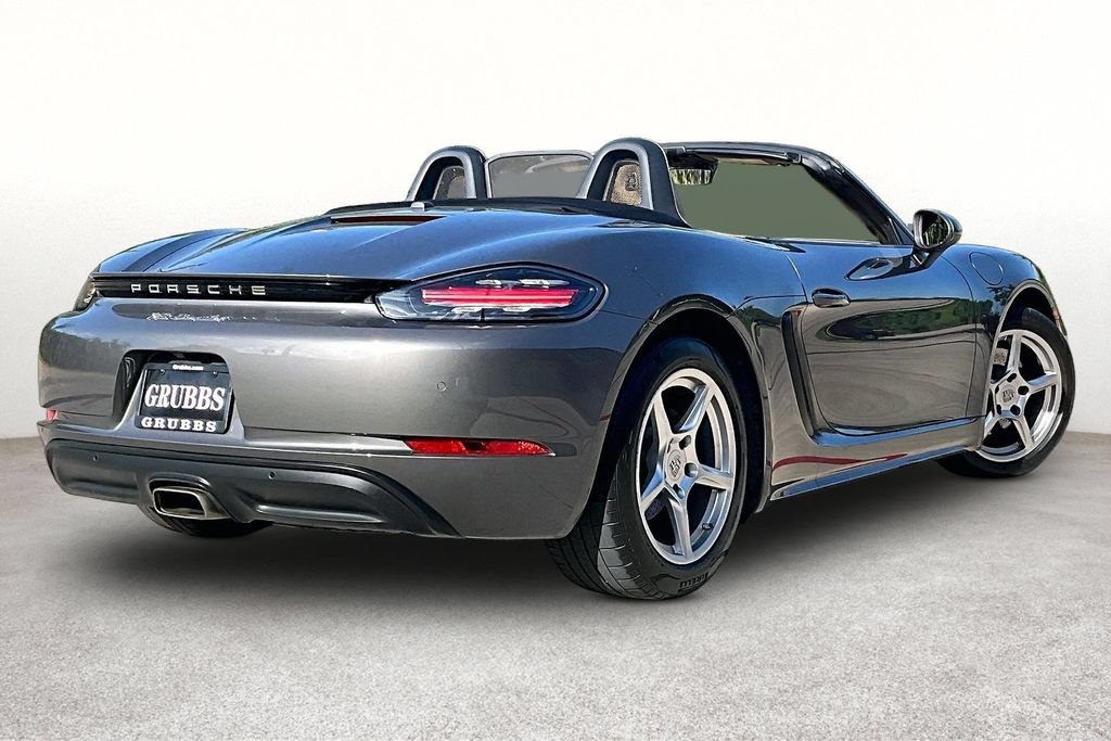 Used 2017 Porsche 718 Boxster RWD image 2
