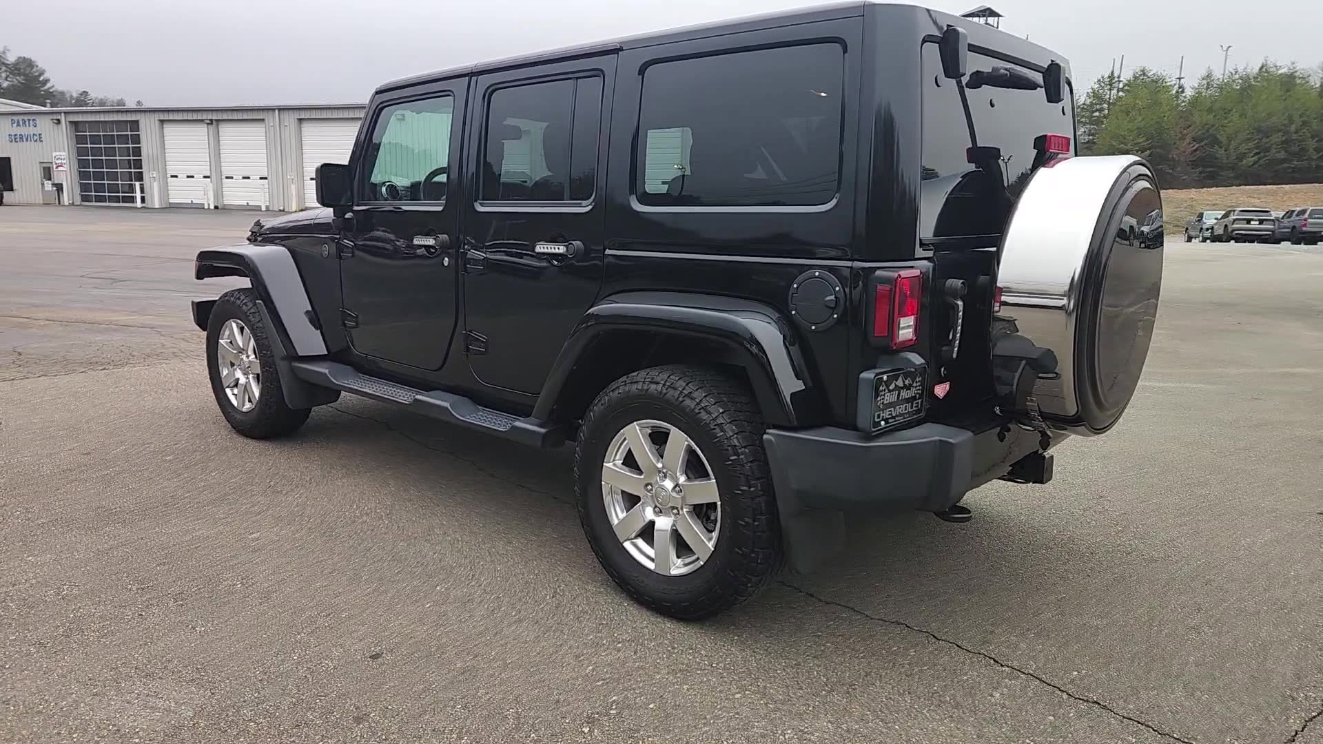 Used 2016 Jeep Wrangler Unlimited Sahara w/ Connectivity Group image 12