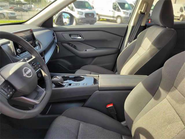 Used 2026 Nissan Rogue SV image 18