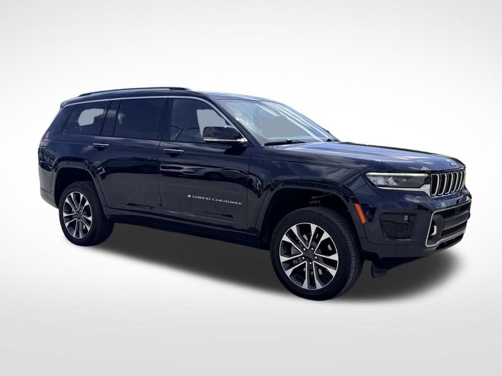 Used 2024 Jeep Grand Cherokee L Overland w/ Trailer Tow Package AWD/4WD image 9