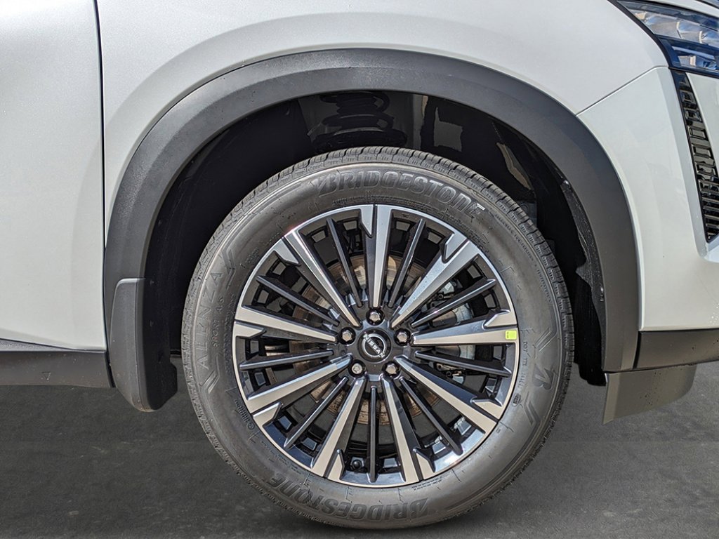 New 2026 Nissan Pathfinder Platinum image 9