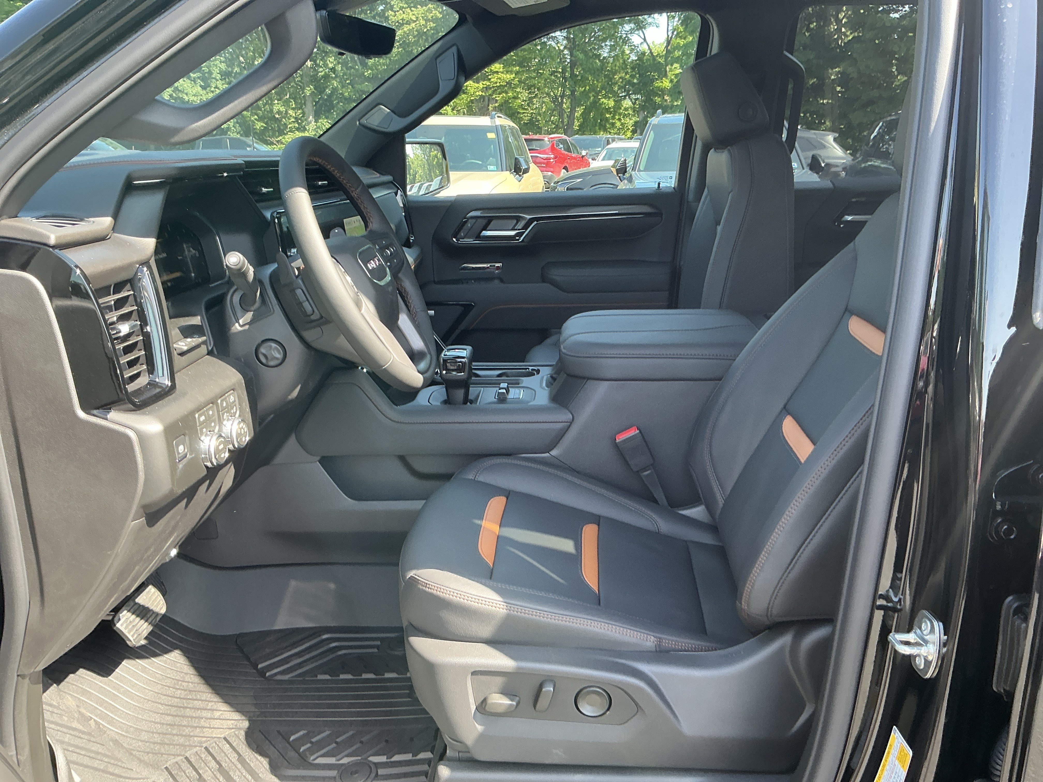New 2026 GMC Sierra 1500 AT4 w/ AT4 Premium Package AWD/4WD image 11