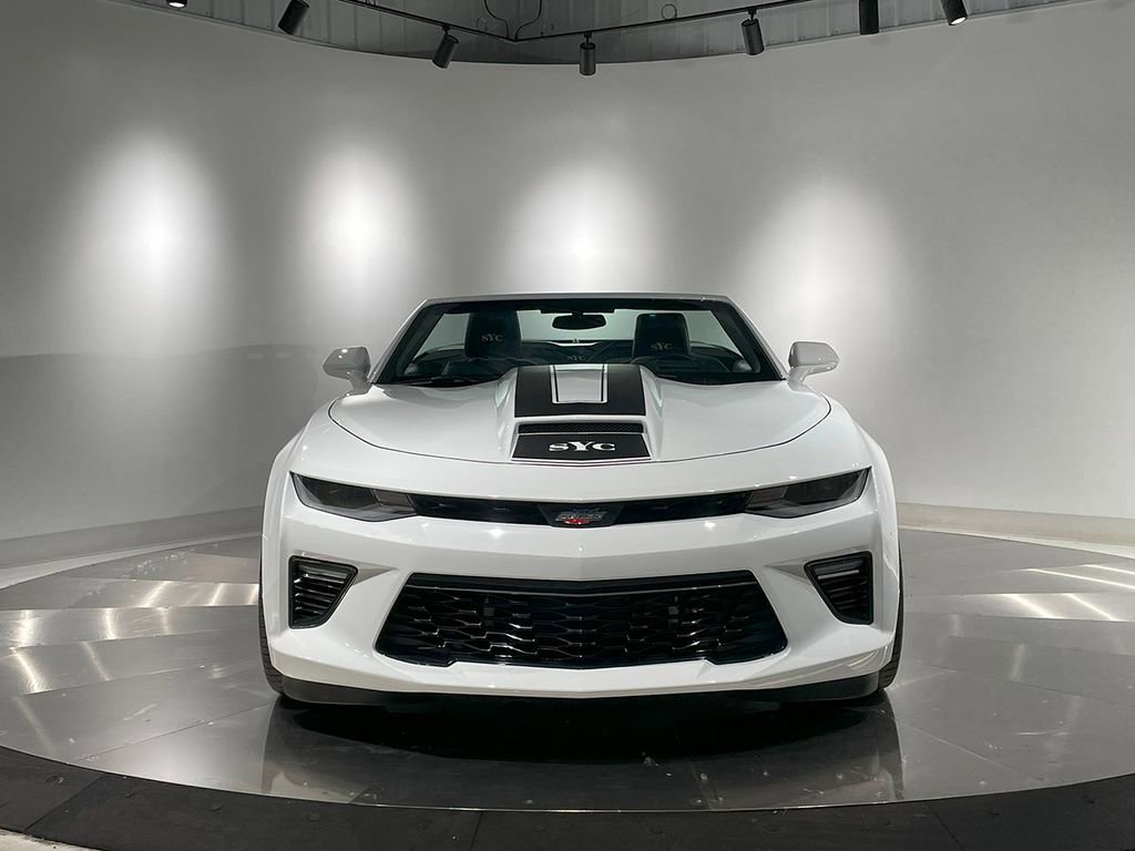 Used 2018 Chevrolet Camaro SS RWD image 3