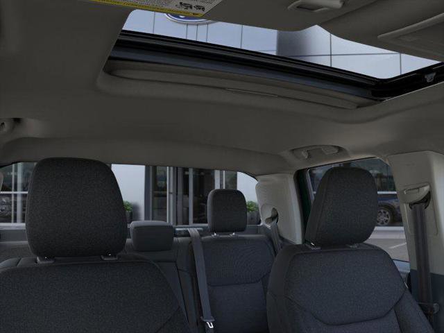 New 2025 Ford Maverick XLT w/ XLT Luxury Package image 12