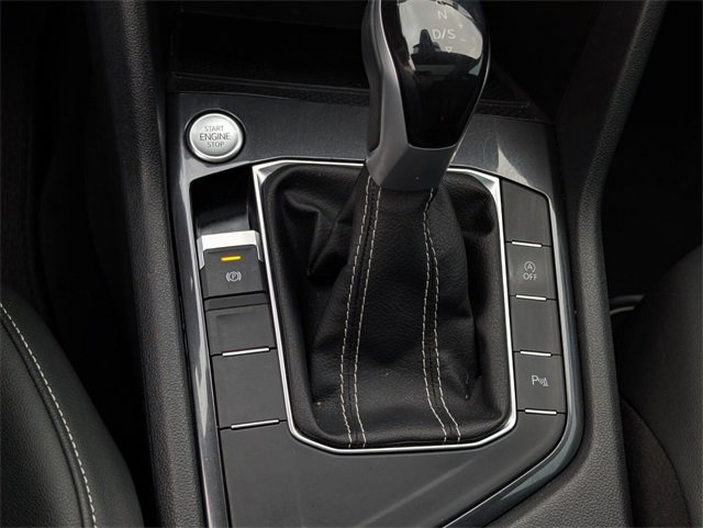 Used 2023 Volkswagen Tiguan SE R-Line image 17