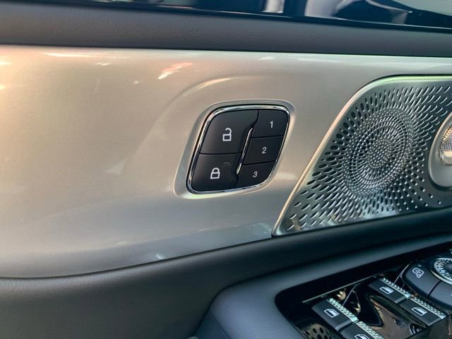 New 2025 Lincoln Nautilus Reserve image 17