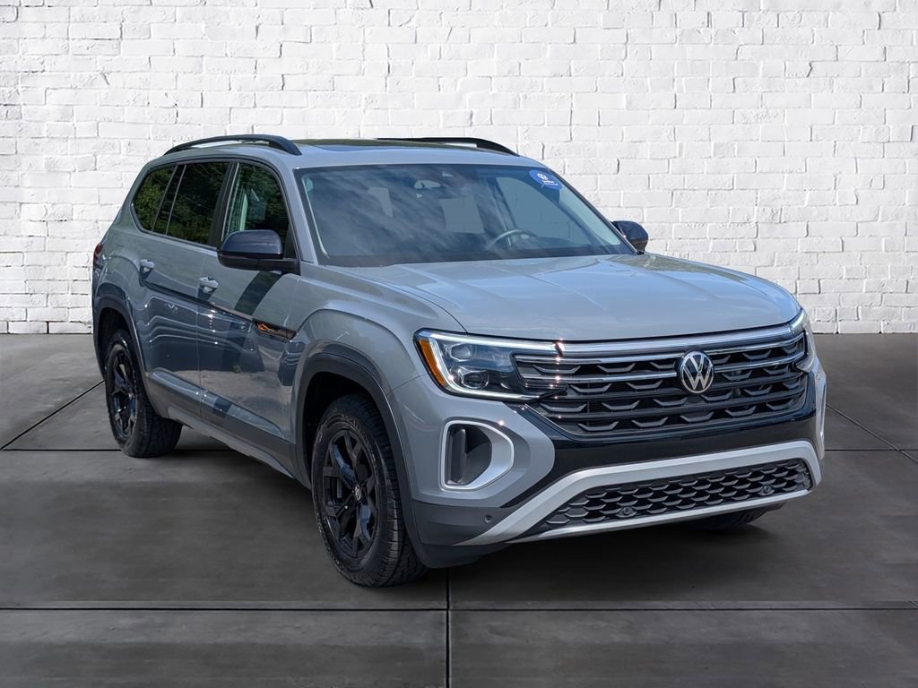 Used 2024 Volkswagen Atlas Peak Edition SE AWD/4WD image 1