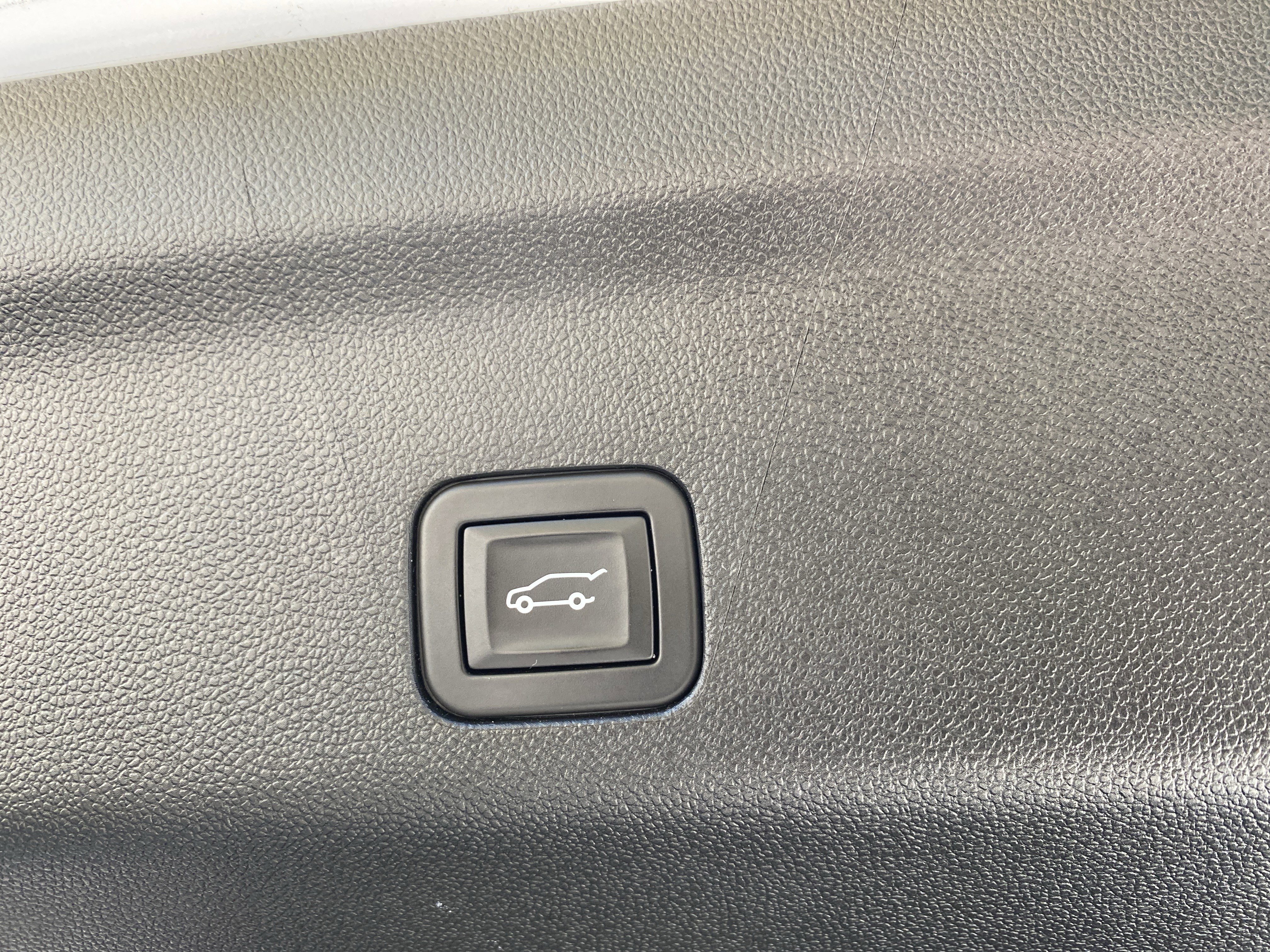 Used 2025 Chevrolet Suburban High Country image 49