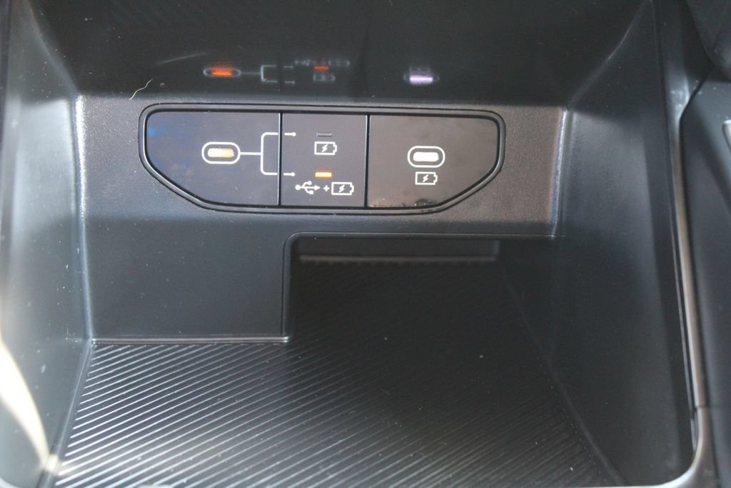 Certified 2026 Kia Sorento LX FWD image 36