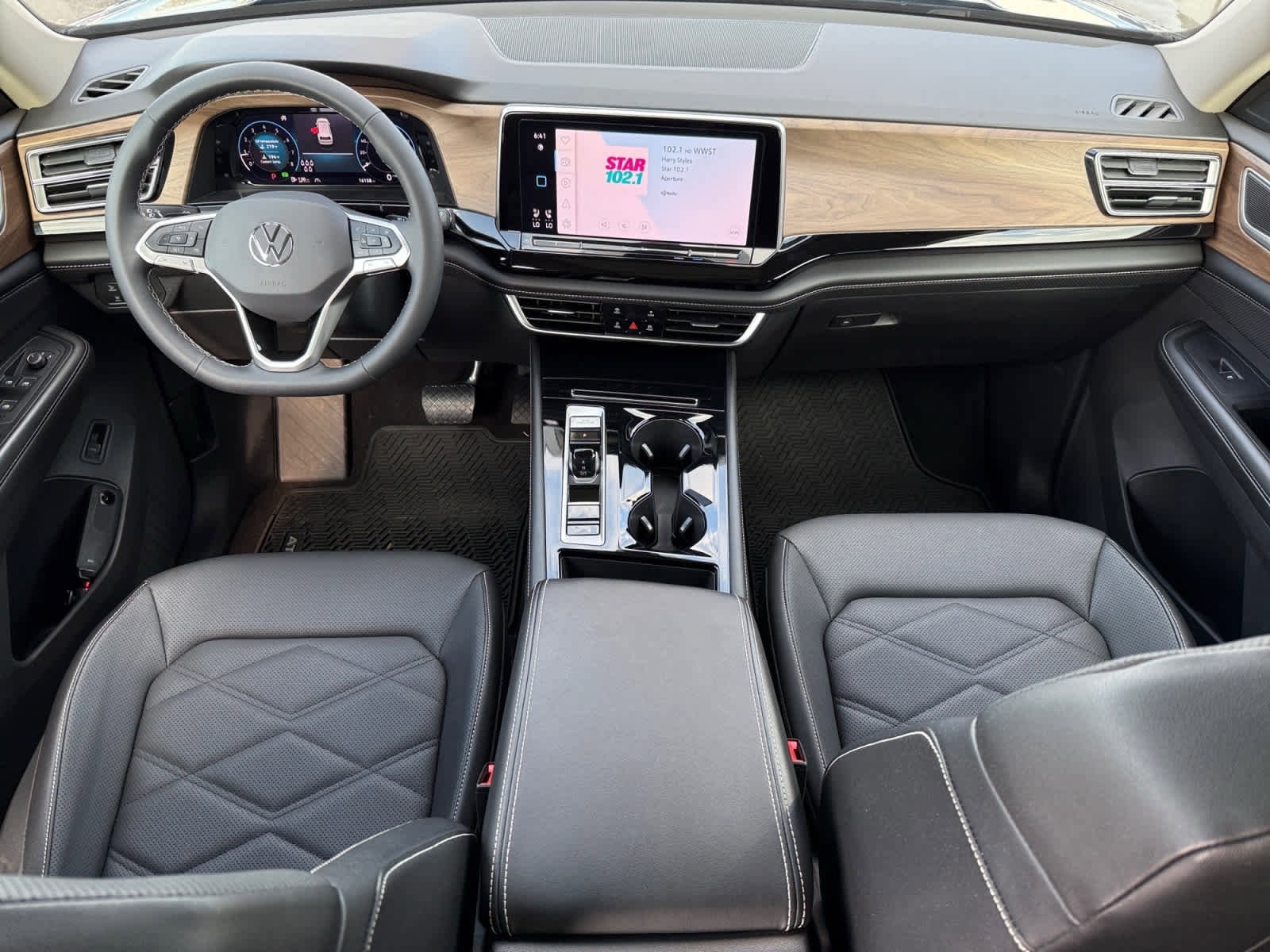 Used 2024 Volkswagen Atlas SE image 12