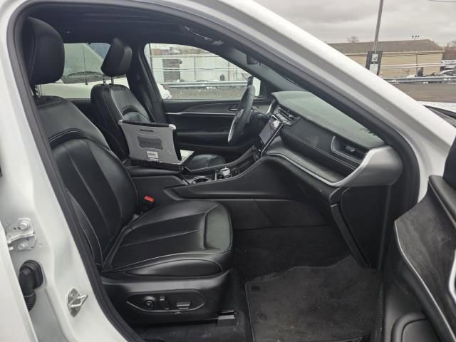 Used 2024 Jeep Grand Cherokee L Limited w/ Luxury Tech Group II image 4