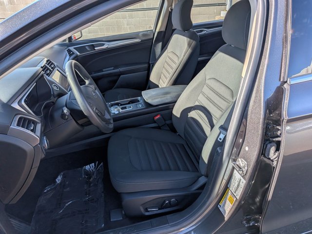 Used 2019 Ford Fusion SE FWD image 17