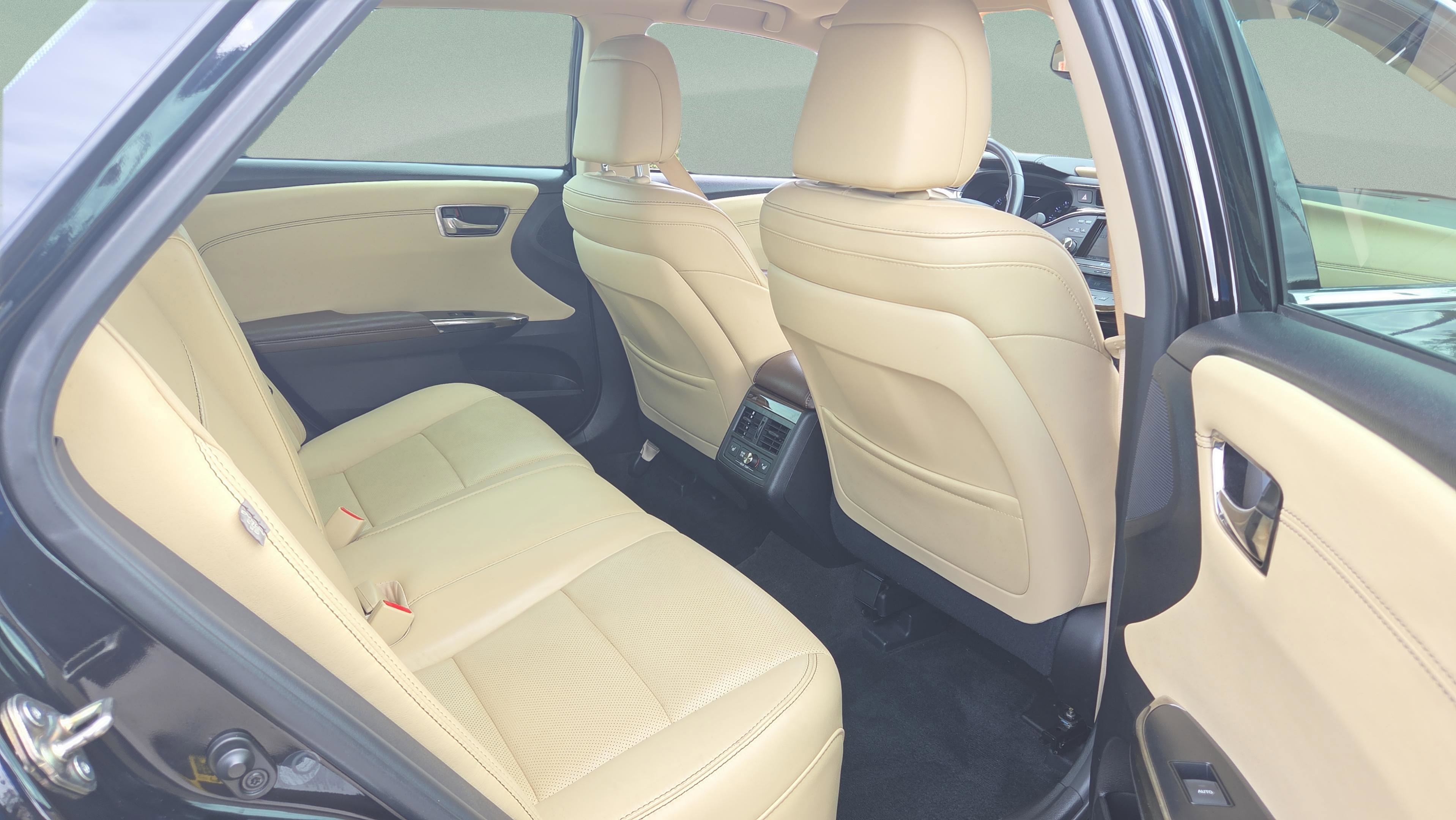Used 2014 Toyota Avalon Limited image 16