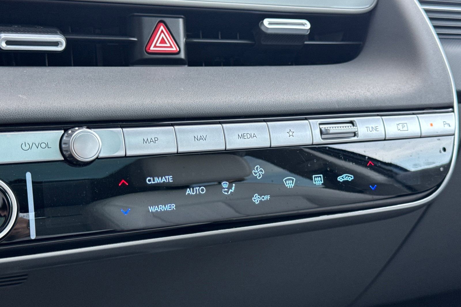 Used 2024 Hyundai Ioniq 5 Limited image 25