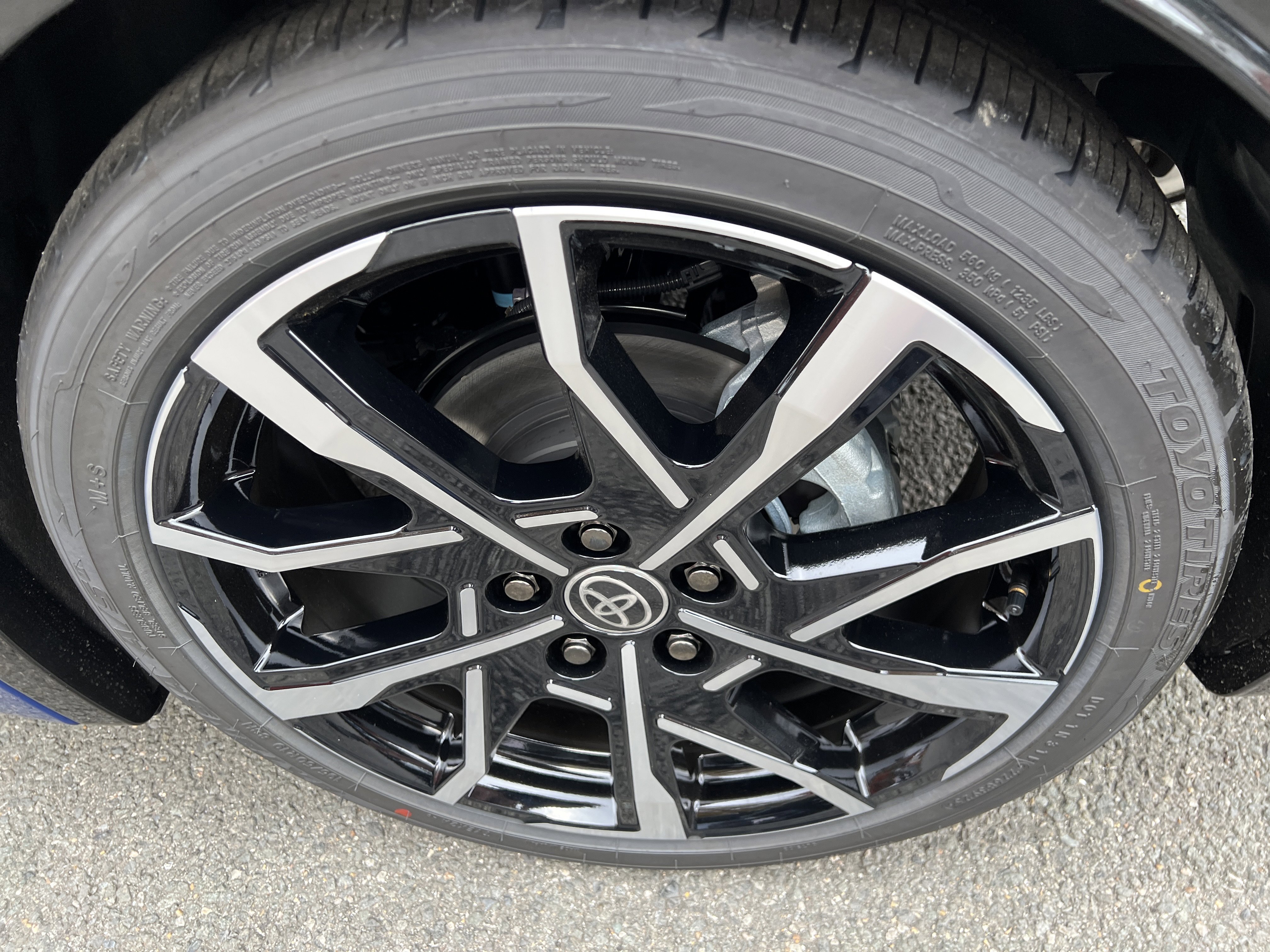 New 2026 Toyota Prius Plug-In Hybrid image 7