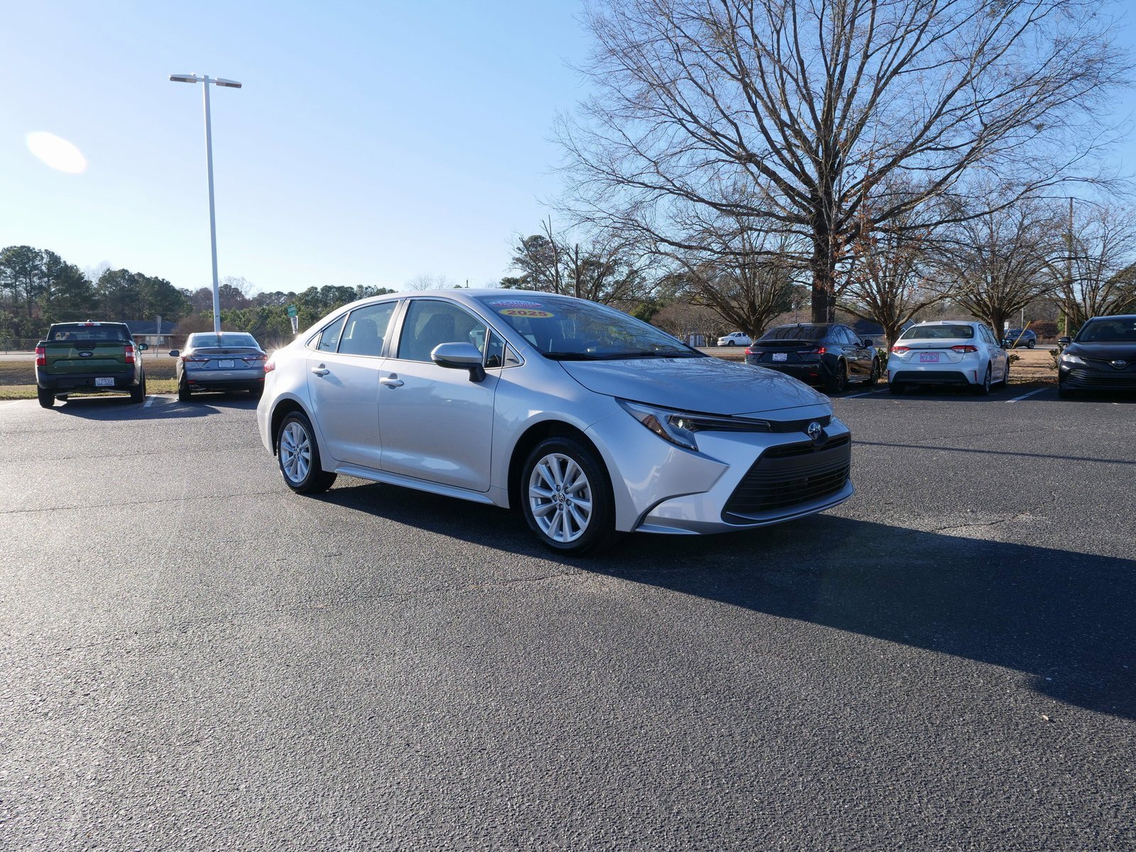 Used 2025 Toyota Corolla XLE image 30
